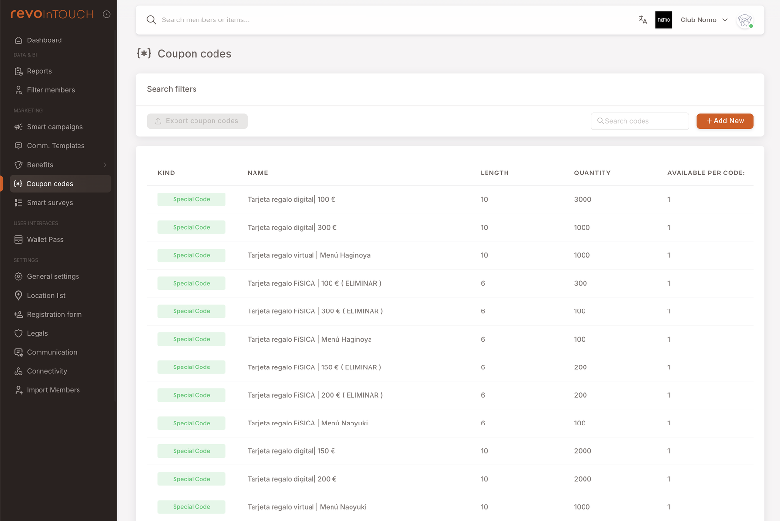 Listenansicht der Gutscheincodes. Kopfzeile "Coupon codes" mit den Schaltflächen Search filters / Export coupon codes / Search codes / + Add New in der Werkzeugleiste. Tabellenspalten: Kind (alle Zeilen zeigen "Special Code"), Name, Length, Quantity, Available per Code. Zeilen umfassen "Tarjeta regalo digital | 100 €" (Länge 10, Menge 3000, verfügbar 1), "Tarjeta regalo digital | 300 €" (10, 1000, 1), "Tarjeta regalo virtual" (10, 1000, 1), "Tarjeta regalo FISICA | 100 €" (6, 300, 1) und ähnliche Varianten in unterschiedlichen Stückelungen.
