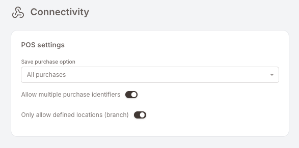 POS-Einstellungen-Karte mit drei Steuerelementen: Kaufoption speichern auf "Alle Käufe", Schalter Mehrere Kaufkennungen zulassen aktiviert und Schalter Nur definierte Standorte (Filiale) zulassen aktiviert.