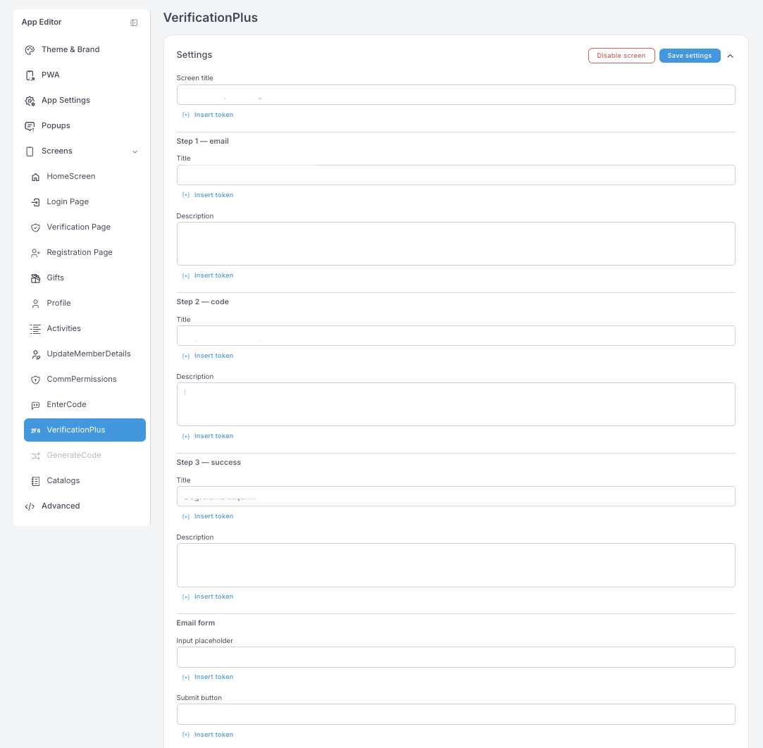 Ajustes de VerificationPlus — tres pasos (email, código, éxito), cada uno con un título y una descripción, seguidos de los campos del formulario de email